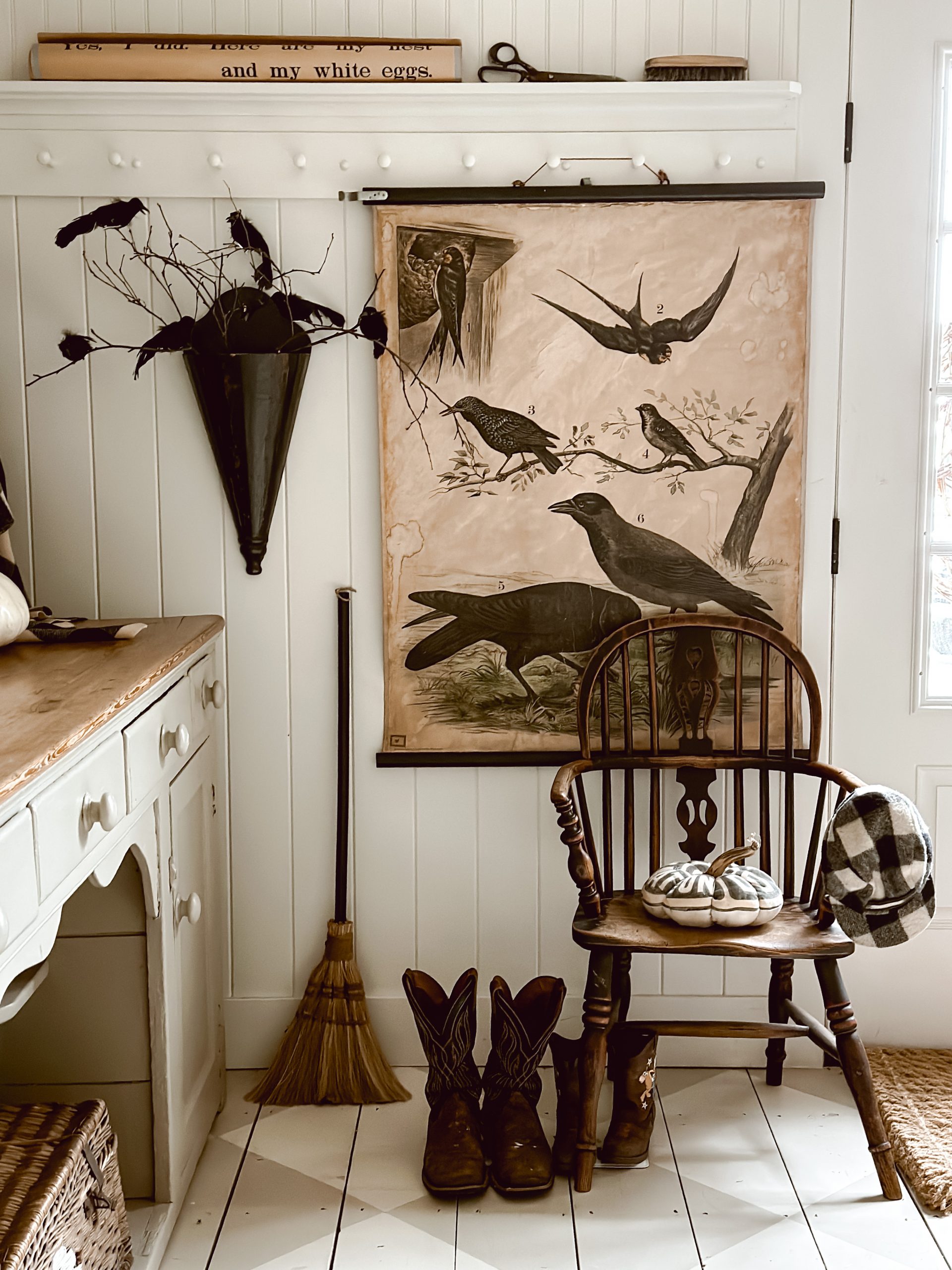 Halloween Crows – Cozy Cottage Halloween Decor